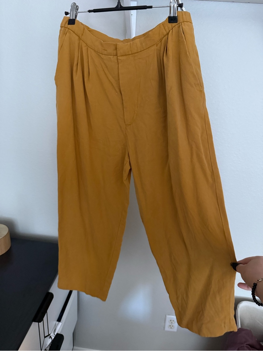 Zara women’s Mustard Wide-Leg Chinos